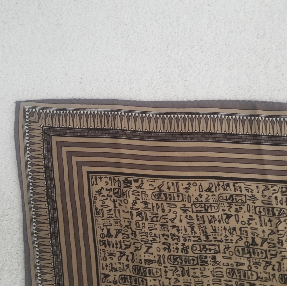 Vintage MCM Ancient Egyptian Hieroglyphs Tan/Black Square Scarf 24" Square - Picture 4 of 11